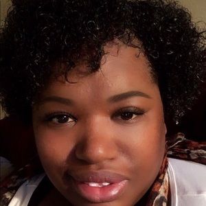 Meet your Posher, Brianna